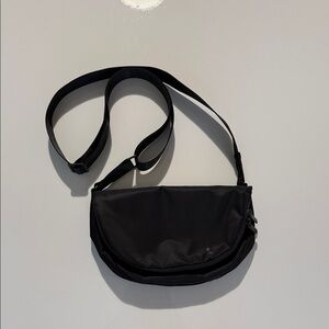 LOLE Adjustable Crossbody Bag Flap Magnetic Closure One Size Purse Bag BLACK